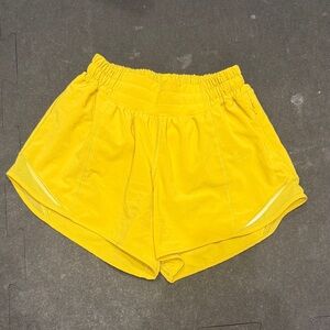 Lululemon Hotty Hot Low Rise Short 4”